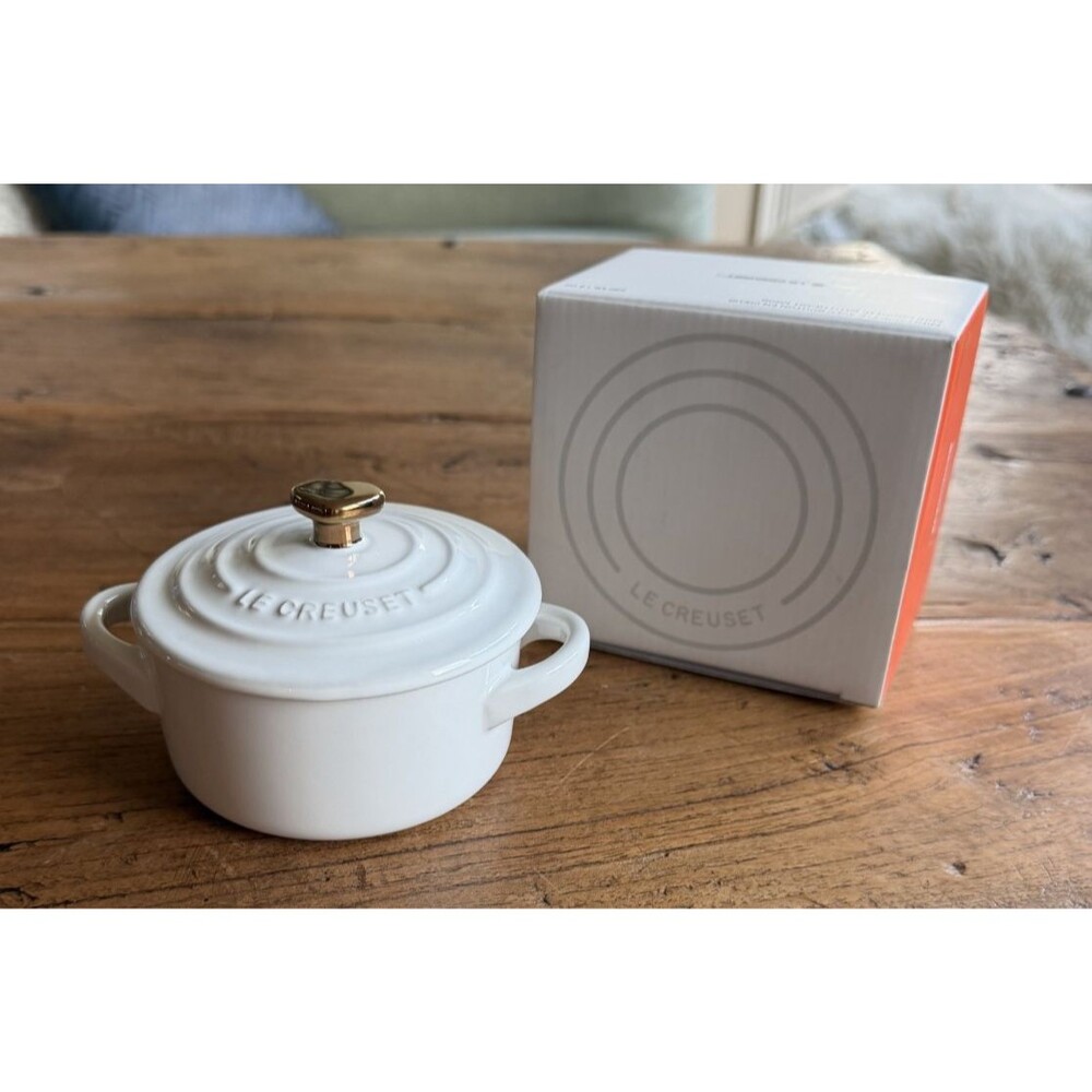 Le Creuset Stoneware Mini Cocotte with Gold Heart Knob 250 ml 8 oz White NEW NIB